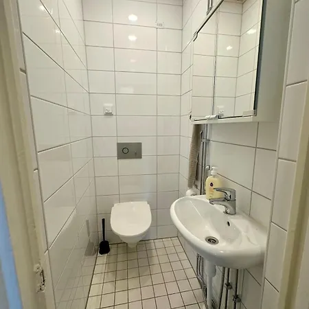 Stylish 2 Bed With Park View