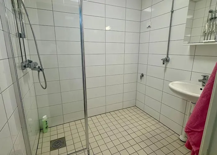 Stylish 2 Bed With Park View